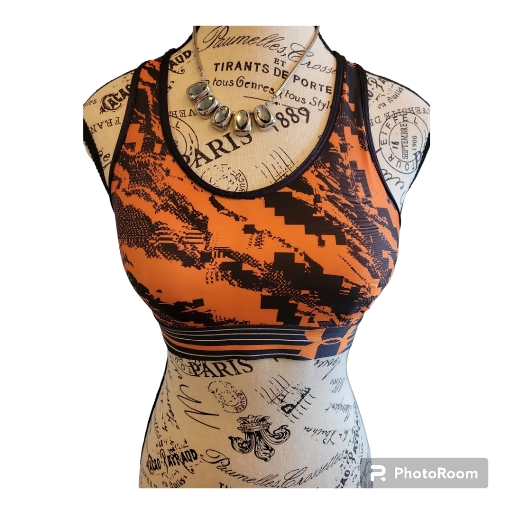NWOT Under Armour Sports Bra - Picture 3 of 8